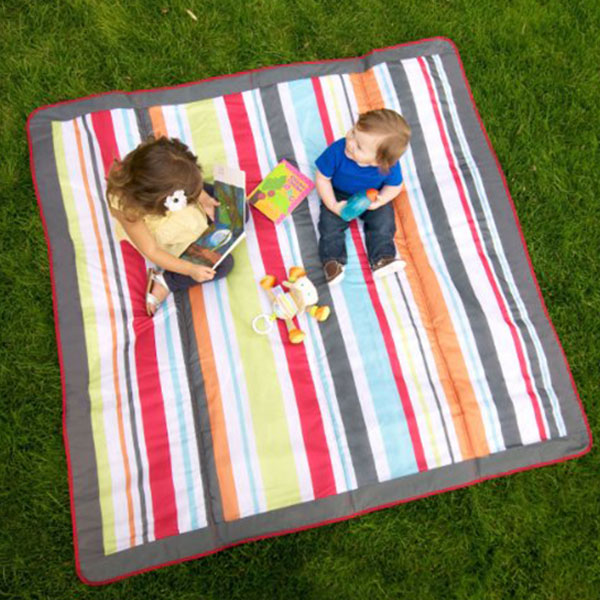 <b>Outdoor picnic blanket with waterproof backing beach blanket</b>